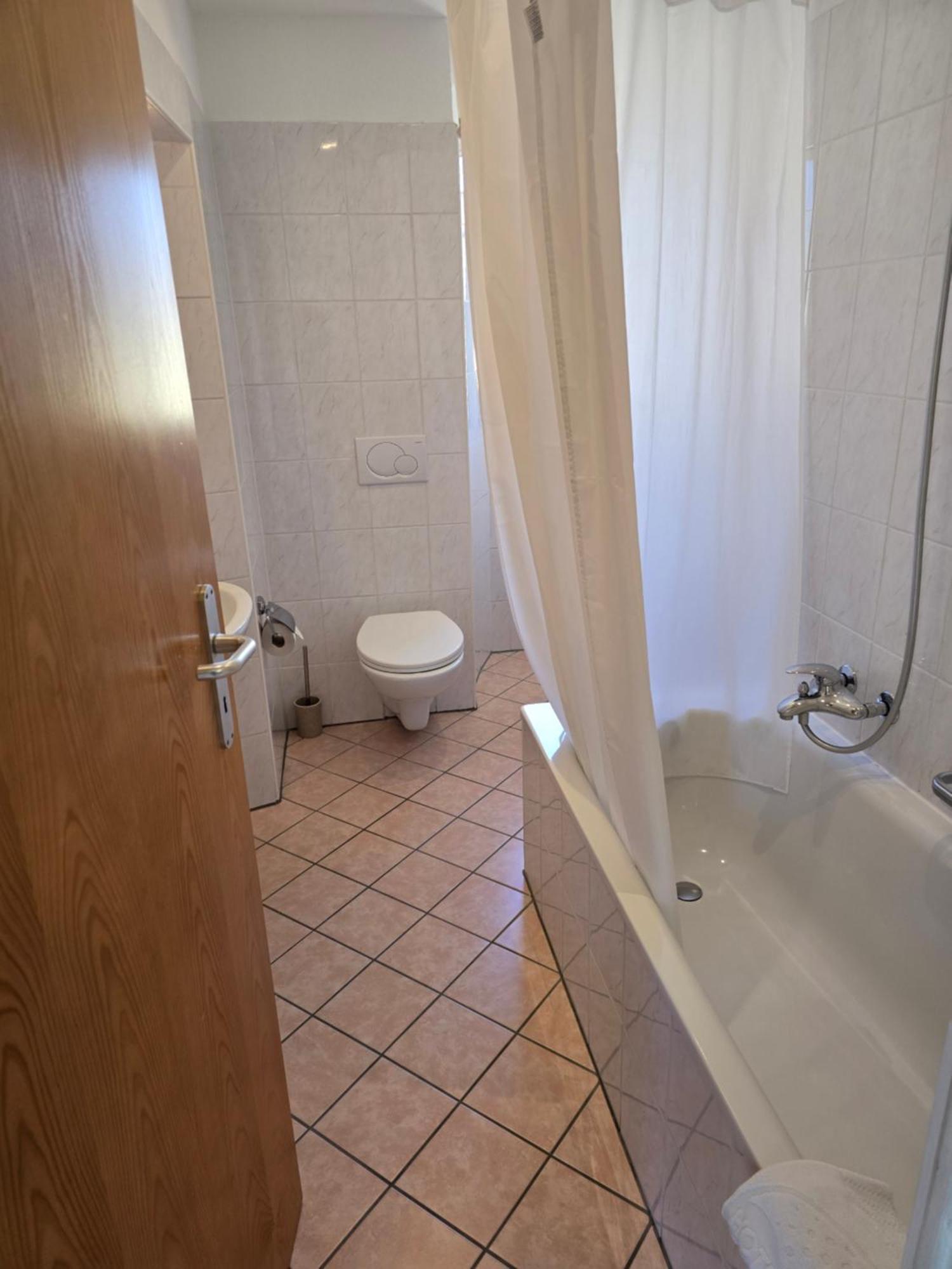 Ferienwohnung Depandance Garni Golf Ascona Exterior foto